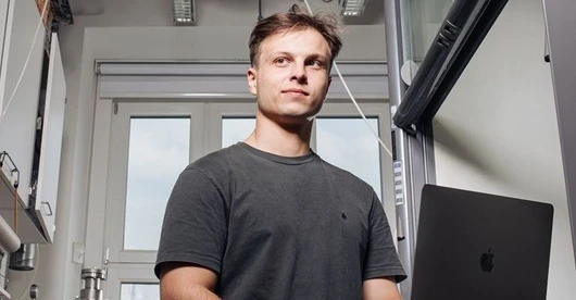 Svět funguje na souhře chemických látek, říká talentovaný mladý vědec