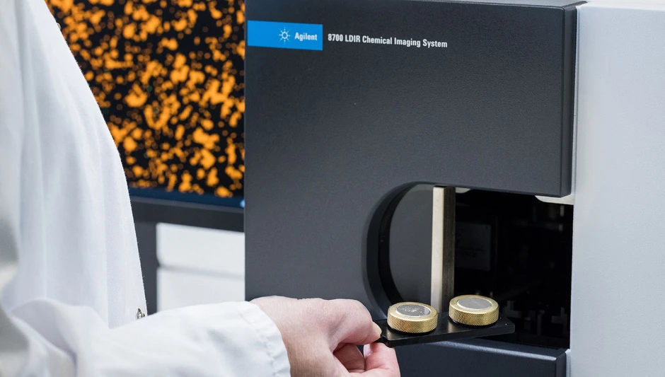Agilent Technologies / Altium International: Obrázek 1: Chemický zobrazovací systém Agilent 8700 LDIR umožňuje vysokorychlostní rutinní analýzu mikroplastů a poskytuje informace o počtu částic, jejich velikostní distribuci a chemickém složení.