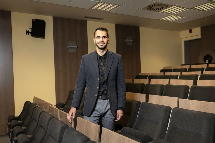 Forum: magazín Univerzity Karlovy/Michal Novotný: Společná cesta k patentu: Jak UK a Contipro tvoří inovace