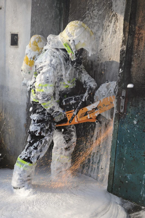 HZS ČR/Jan KOSTÍK: Fluorované látky v pěnidlech u HZS ČR