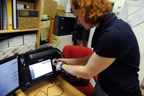 Chemici pražských hasičů mají nový plynový chromatograf s hmotnostní spektrometrií