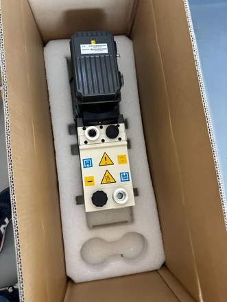 Agilent DS 202 rotační lamelová vývěva, G3850-80240 (Bazar)