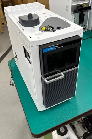 Agilent Intuvo 9000 plynový chromatograf, S/SL, FID, G3950A (Bazar)