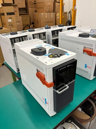 Agilent Intuvo 9000 plynový chromatograf, S/SL, FID, G3950A (Bazar)