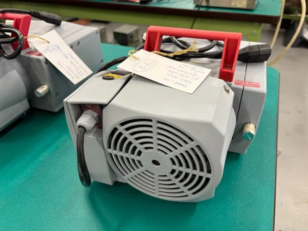 Agilent / Pfeiffer Dry Pump, MVP bezolejová vývěva, G3870-80051 (Testováno)