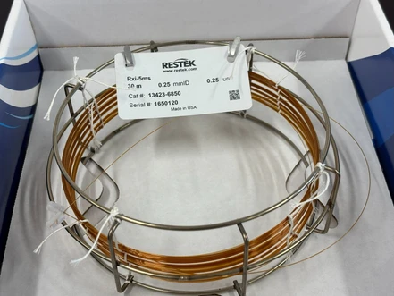 Restek Rxi-5ms GC kapilární kolona, 30 m, 0,25 mm ID, 0,25 µm, 5.0" klec pro Agilent 6850 GC (Testováno)
