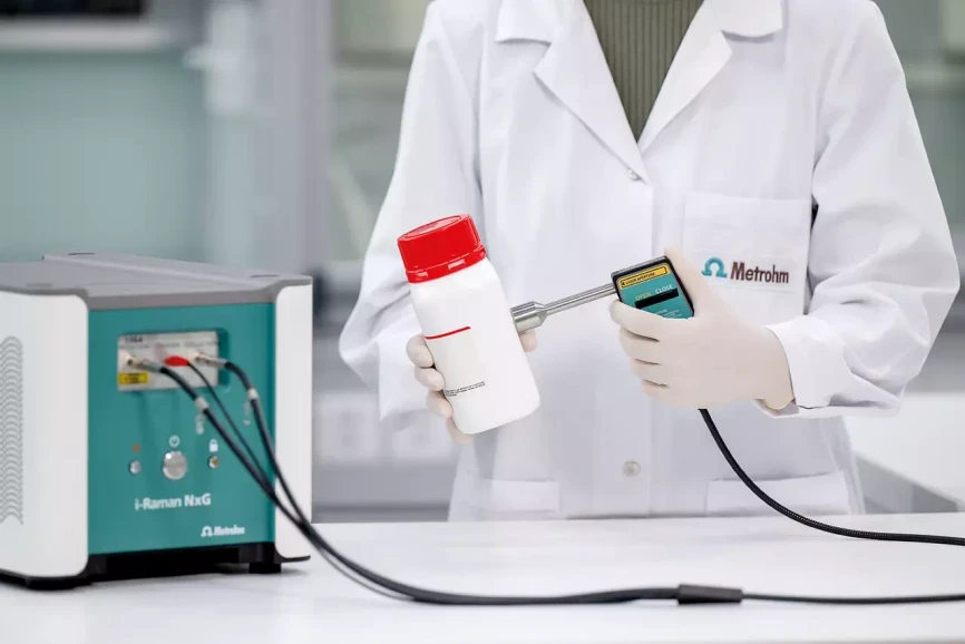 Metrohm: Simplifying Through-Container Testing with Raman Spectroscopy in the Pharmaceutical Industry