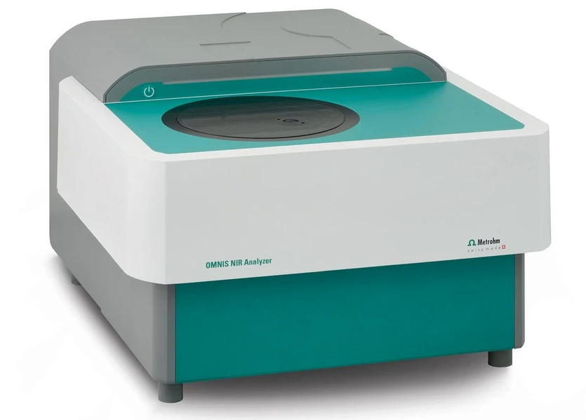 Metrohm: Stanovení obsahu polyethylenu v polypropylenových peletách pomocí NIRS: Obrázek 1. OMNIS NIR Analyzer Solid.