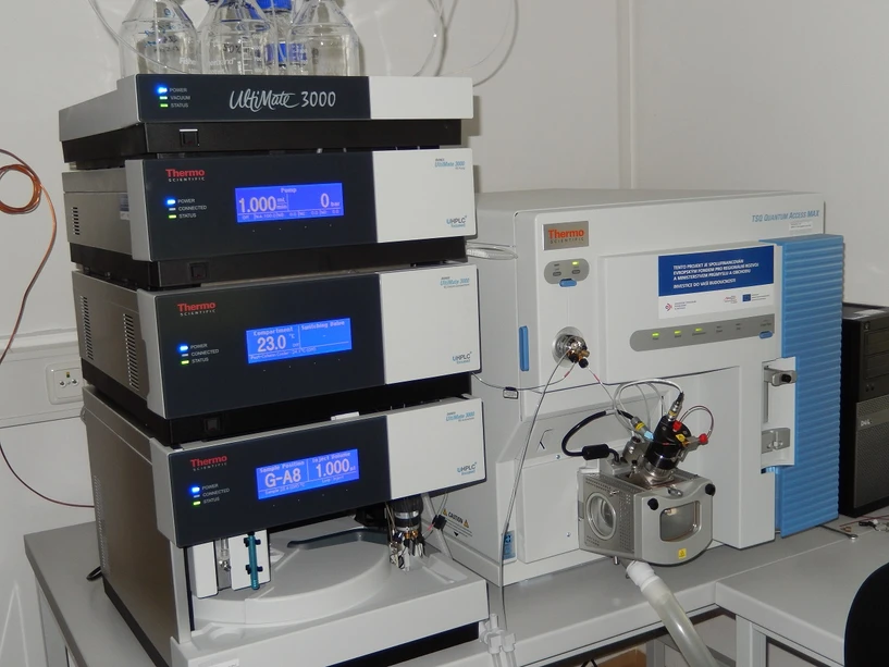 Přístrojové vybavení laboratořě RADANAL:  LC/QQQ Thermo Quantum Access MAX