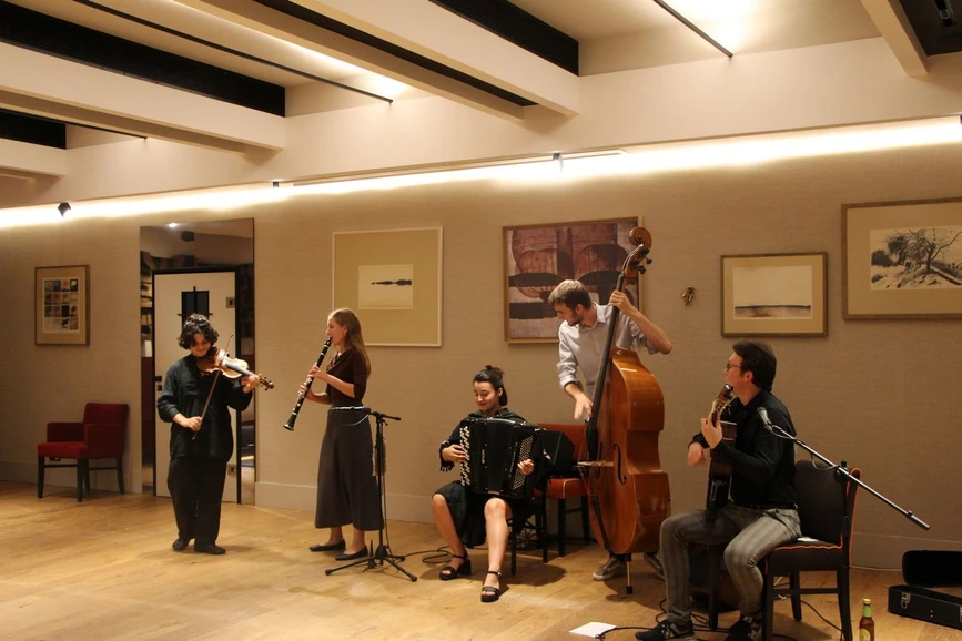 Škola hmotnostní spektrometrie: 26. Škola MS 2025 - Kapela Gankino Quintet