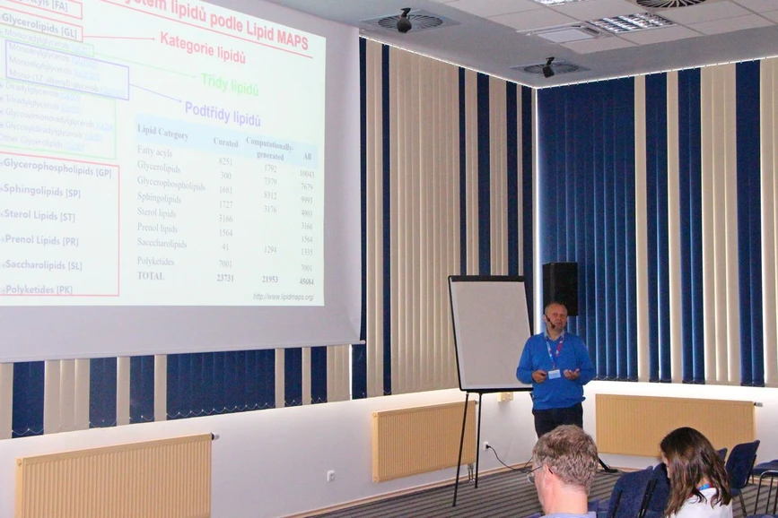 Škola hmotnostní spektrometrie: 26. Škola MS 2025 - Nové trendy v lipidomice (Michal Holčapek)