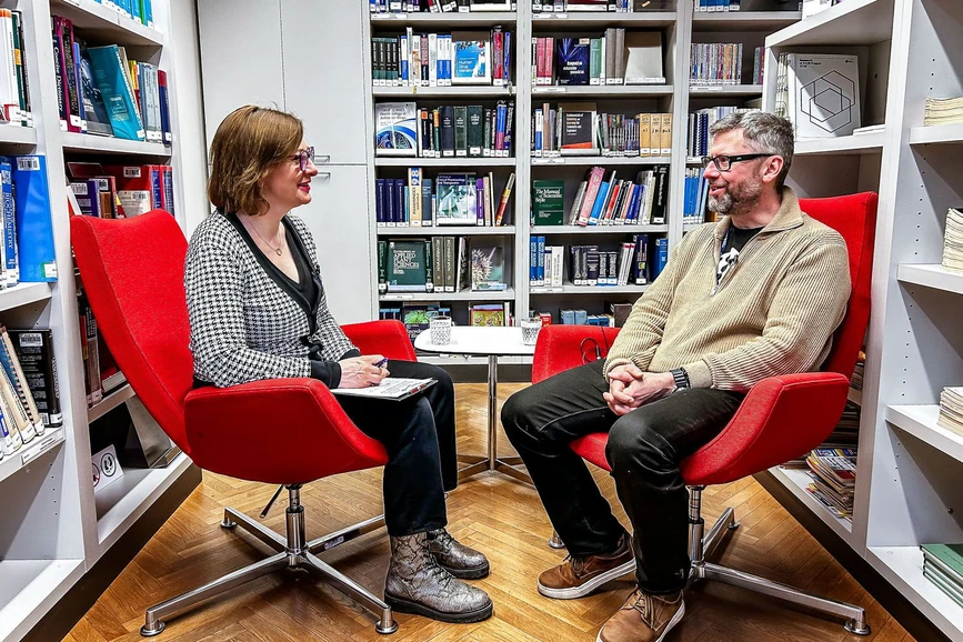 ÚOCHB/Tomáš Belloň: Podcast CHEmic #48 – Zpeněžení výsledků vědeckého bádání není sprosté slovo.