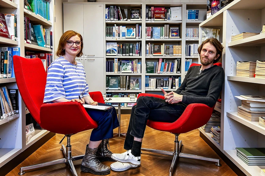 ÚOCHB/Tomáš Belloň – Podcast CHEmic #51 – Termiti zvítězili v evoluci tím, že si rozdělili práci. Zbytek obstarává chemie.