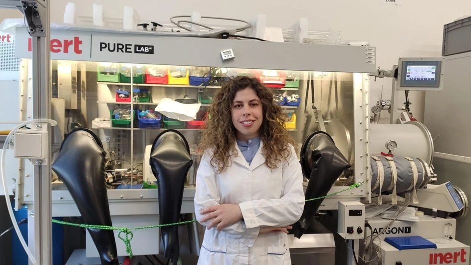 <p><strong>VŠCHT Praha: </strong>GAČR 2025: Filipa Oliveira zkoumá nové materiály pro elektromagnetické stínění</p>