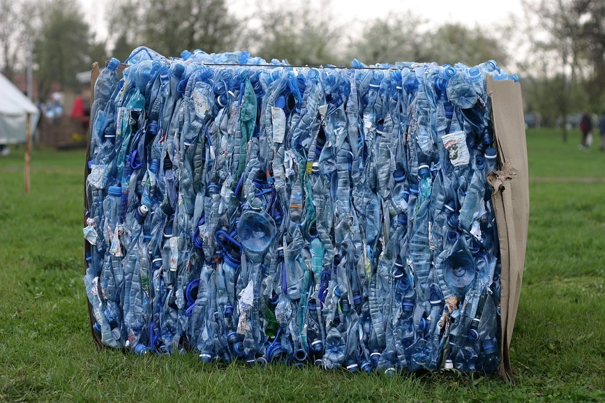 Pixabay/Adam Novak: Plast připravený na recyklaci